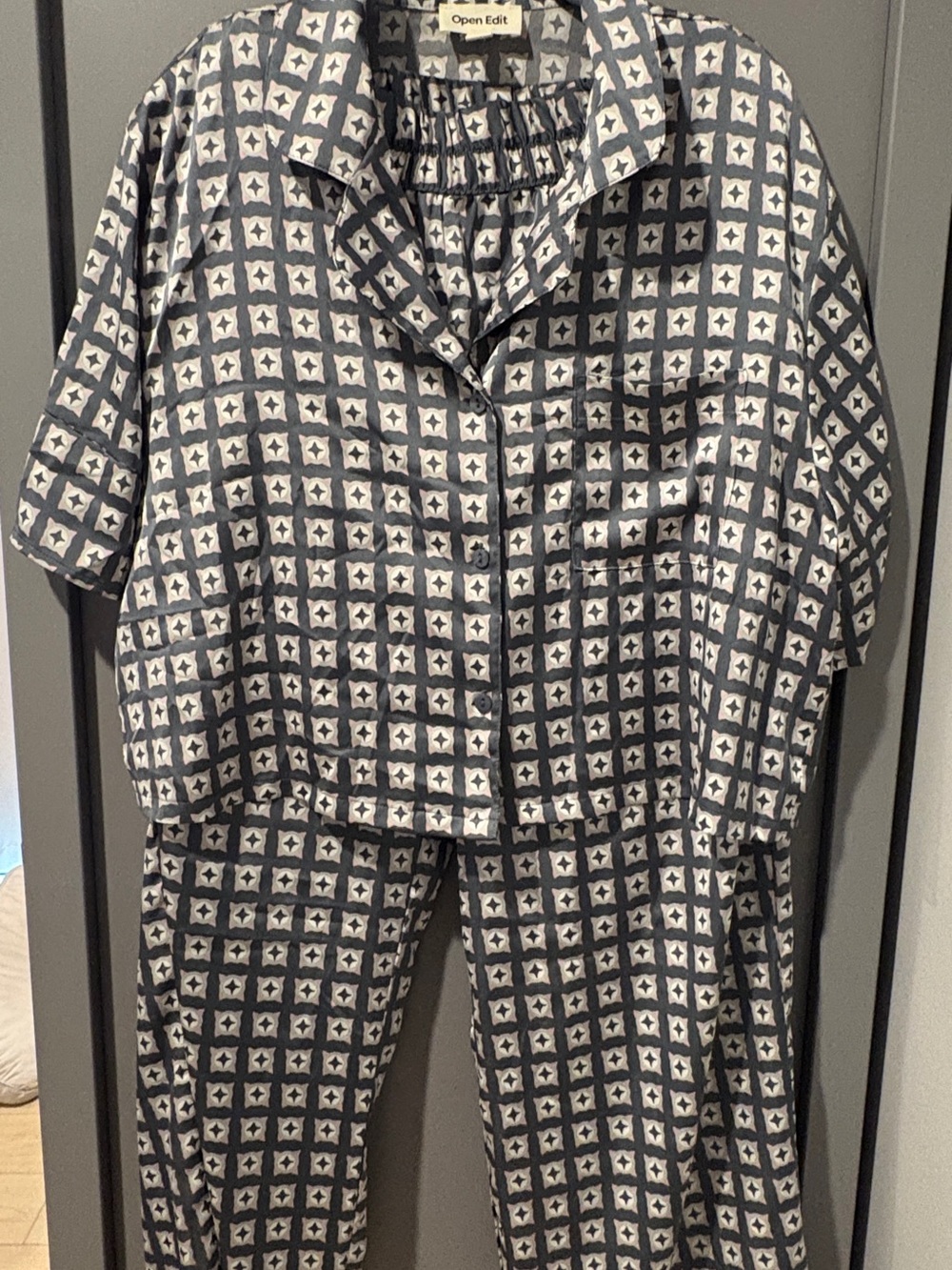 Open Edit Women's Navy and White Printed Pajama Set